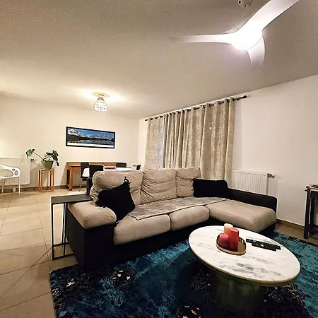 Charmante Maison 6 Personnes - 5 Min A Pied Zone Commerciale Sapiac - 3 - 4 Lits - Jardin Et Terrasses Prives - Parking Gratuit Sur Place Hébergement de vacances